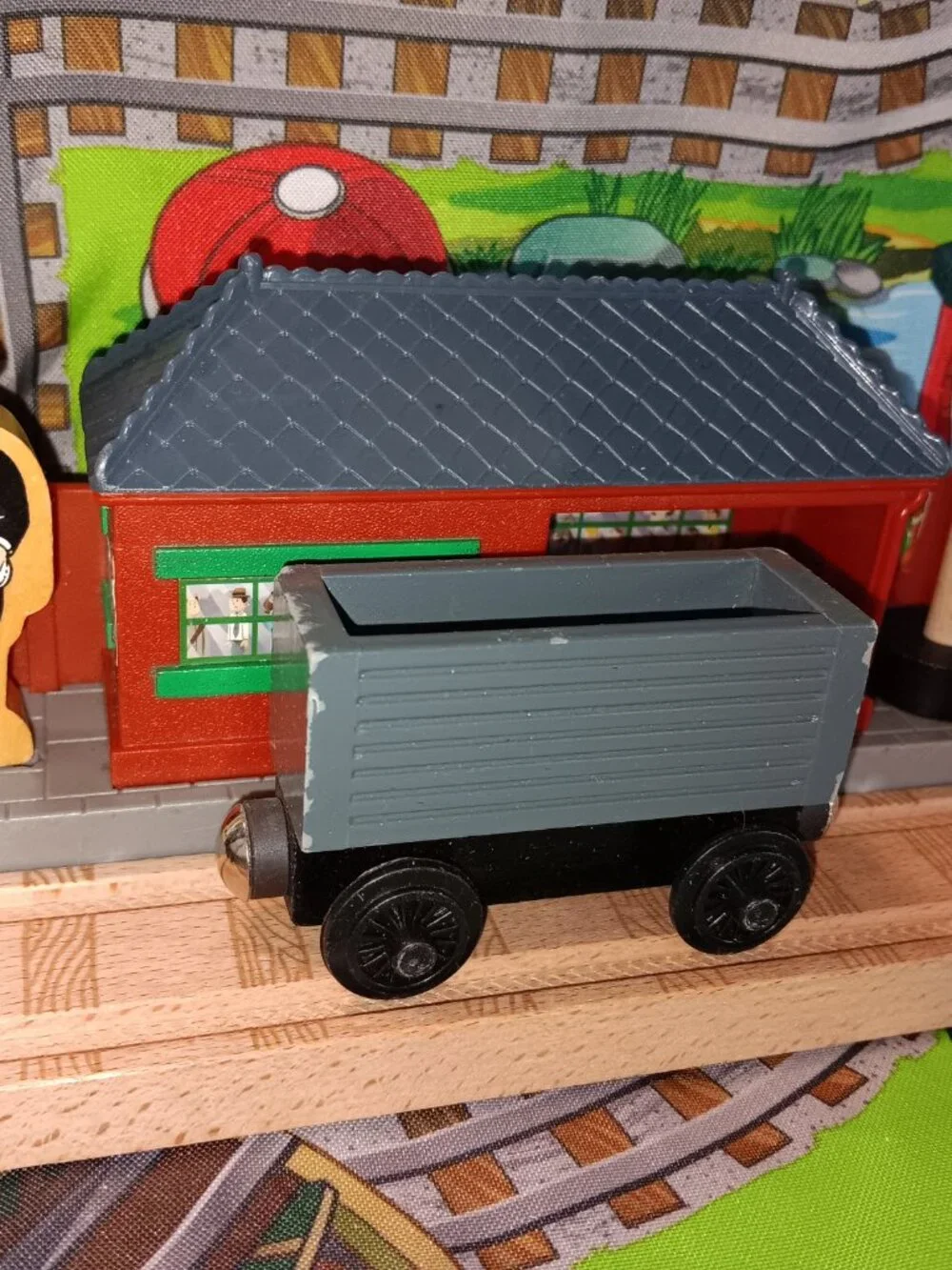 Thomas Wooden Railway Train Engine Track Troublesome Truck